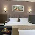 מלון Doanesia Premium & 4*