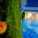 Doanesia Premium & 4* Mezez