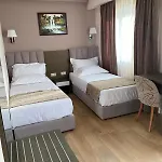 מלון Doanesia Premium & 4*