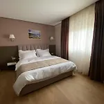Ξενοδοχείο Doanesia Premium & 4*