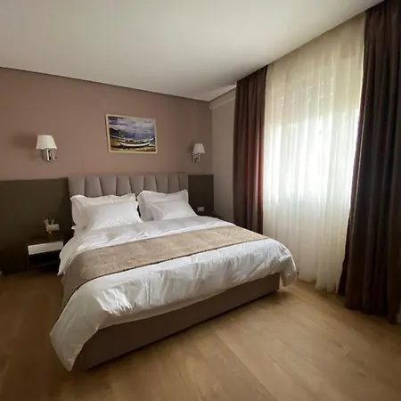 ホテル Doanesia Premium & 4*