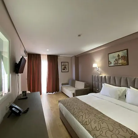 Hotel Doanesia Premium & Tirana