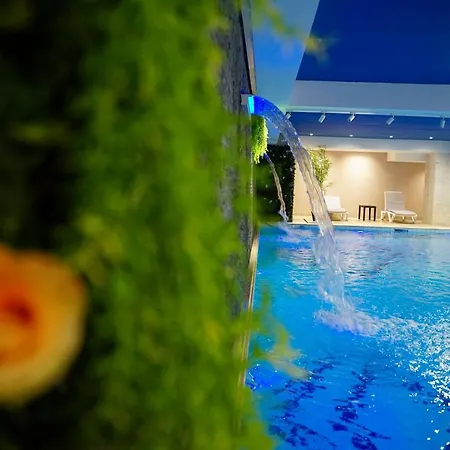 Doanesia Premium & 4* Tirana