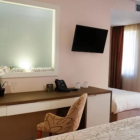 Hotel Doanesia Premium & Tirana
