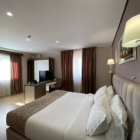 Hotel Doanesia Premium & Mezez