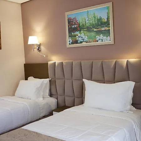 فندق Doanesia Premium &