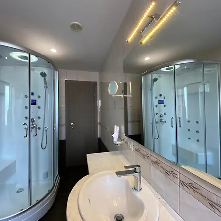 Doanesia Premium & Hotel Tirana