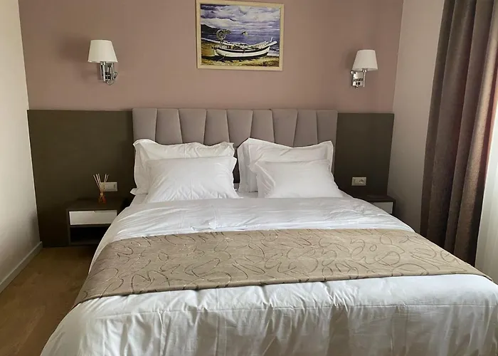 فندق Doanesia Premium & Mezez