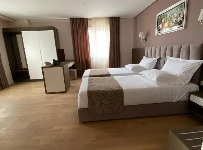 Hotel Doanesia Premium & Mezez