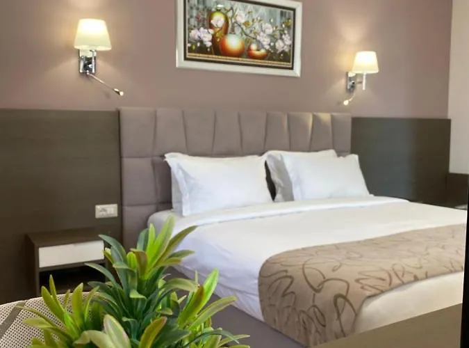 فندق Doanesia Premium & 4*