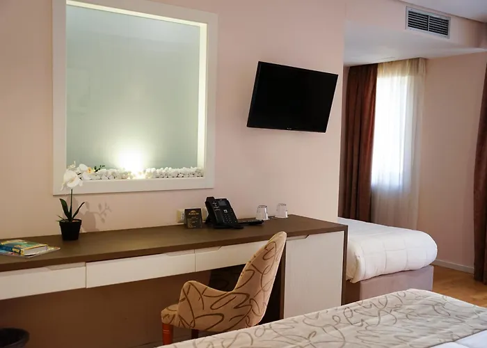 فندق Doanesia Premium & Mezez