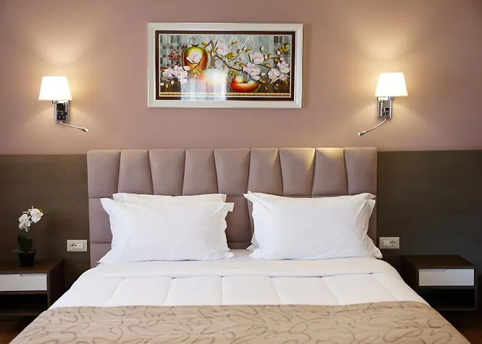 فندق Doanesia Premium & 4*