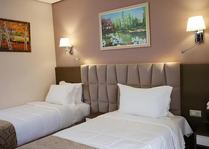 فندق Doanesia Premium &