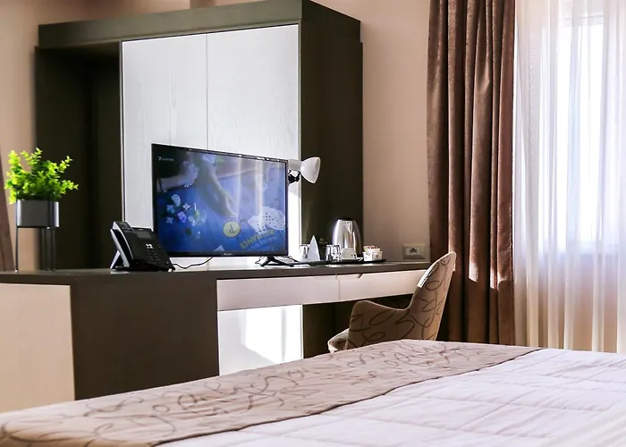 Doanesia Premium & فندق 4*